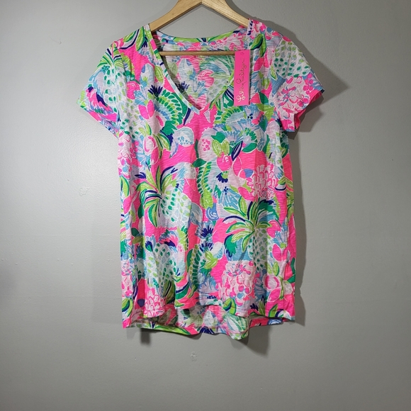 Lilly Pulitzer Tops - Lilly pulitzer medium etta v-neck raise the bar